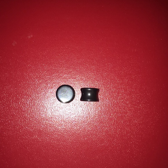 9/16 onyx plugs. - Picture 2 of 2